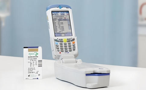 雅培手持血?dú)夥治鰞x 08-04-2025