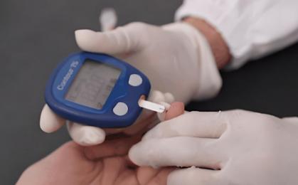 動(dòng)態(tài)血糖儀多少錢一臺(tái)？2025年選購(gòu)避坑指南